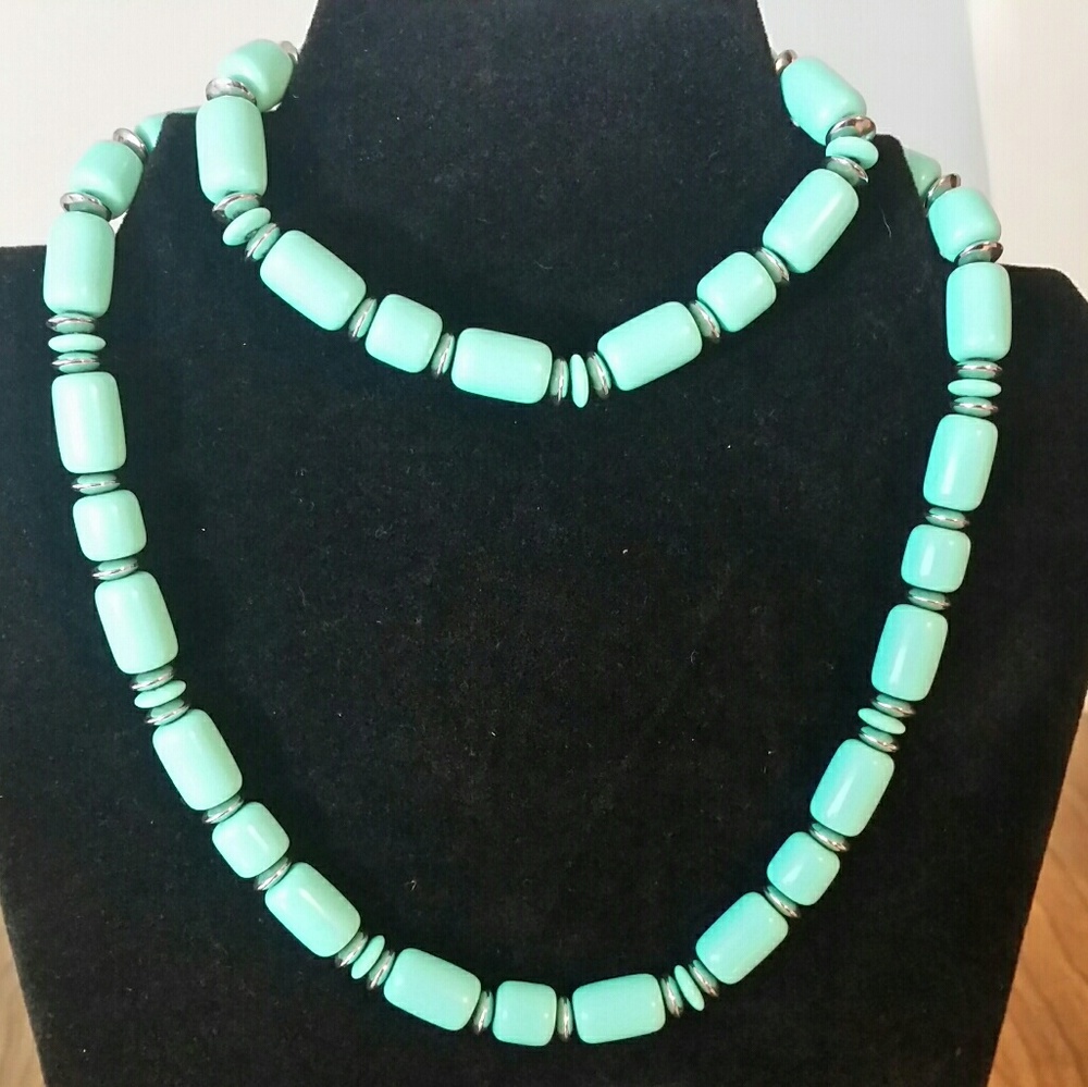 Bead necklace